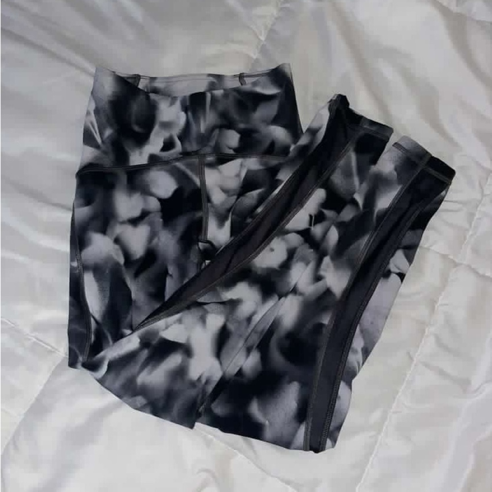 Lululemon like new leggings! Full length